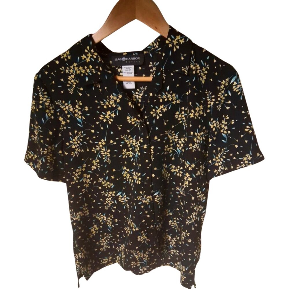 Women's 10P Sag Harbor Yellow Flower Button Down Shirt